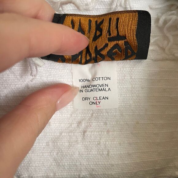 Vintage Classic Style | Timeless Retro Fashion | Unique Collectible Find - Picture 3 of 4